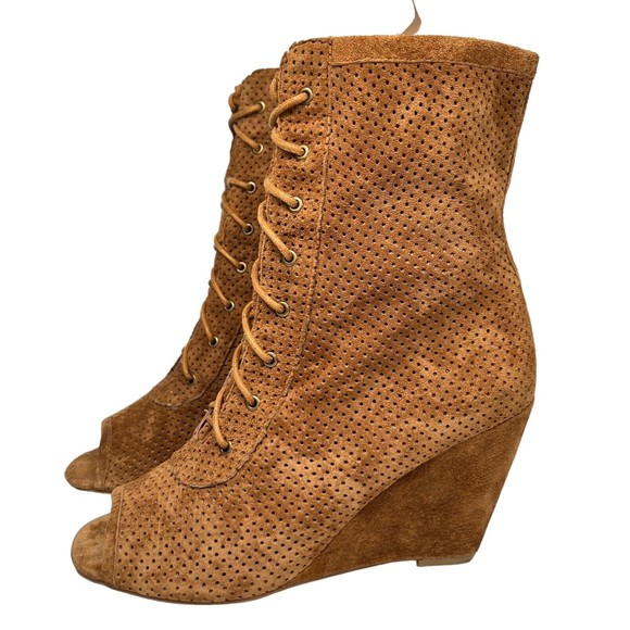 Jeffrey Campbell Women's Sz 9.5 Suede Peep Toe Perforated Lace Up Wedge Bootie - Picture 2 of 11